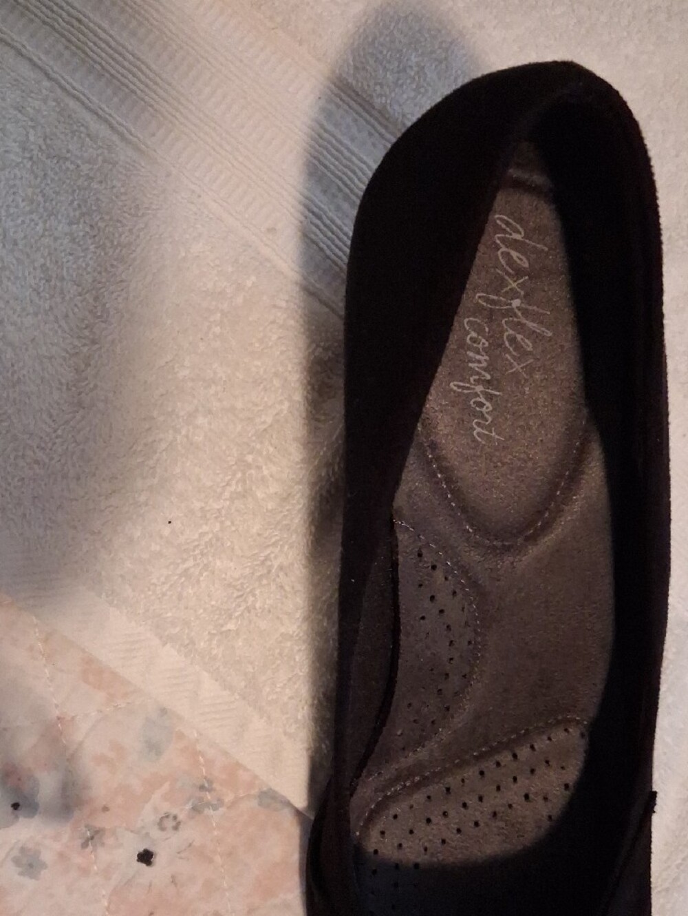 dexflex comfort Black Slip-On Ballet Flats with Decorative Ring - Picture 10 of 11